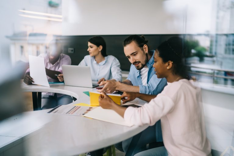 Guide d’employé – Des règles claires pour une équipe solide